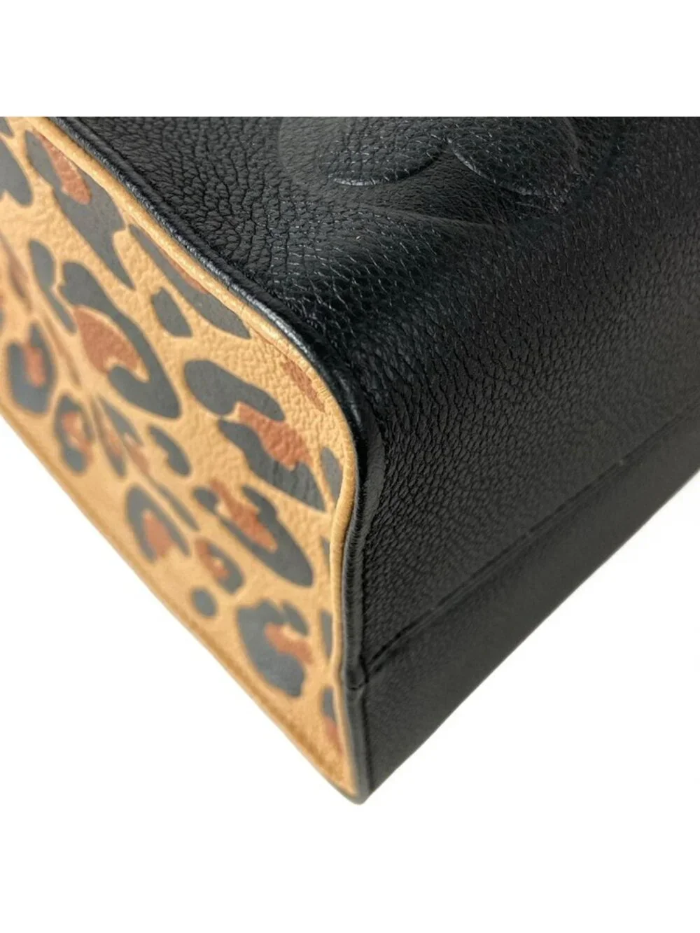 Louis Vuitton Tote Wild at Heart on the Go MM Noir Leather Cowhide
